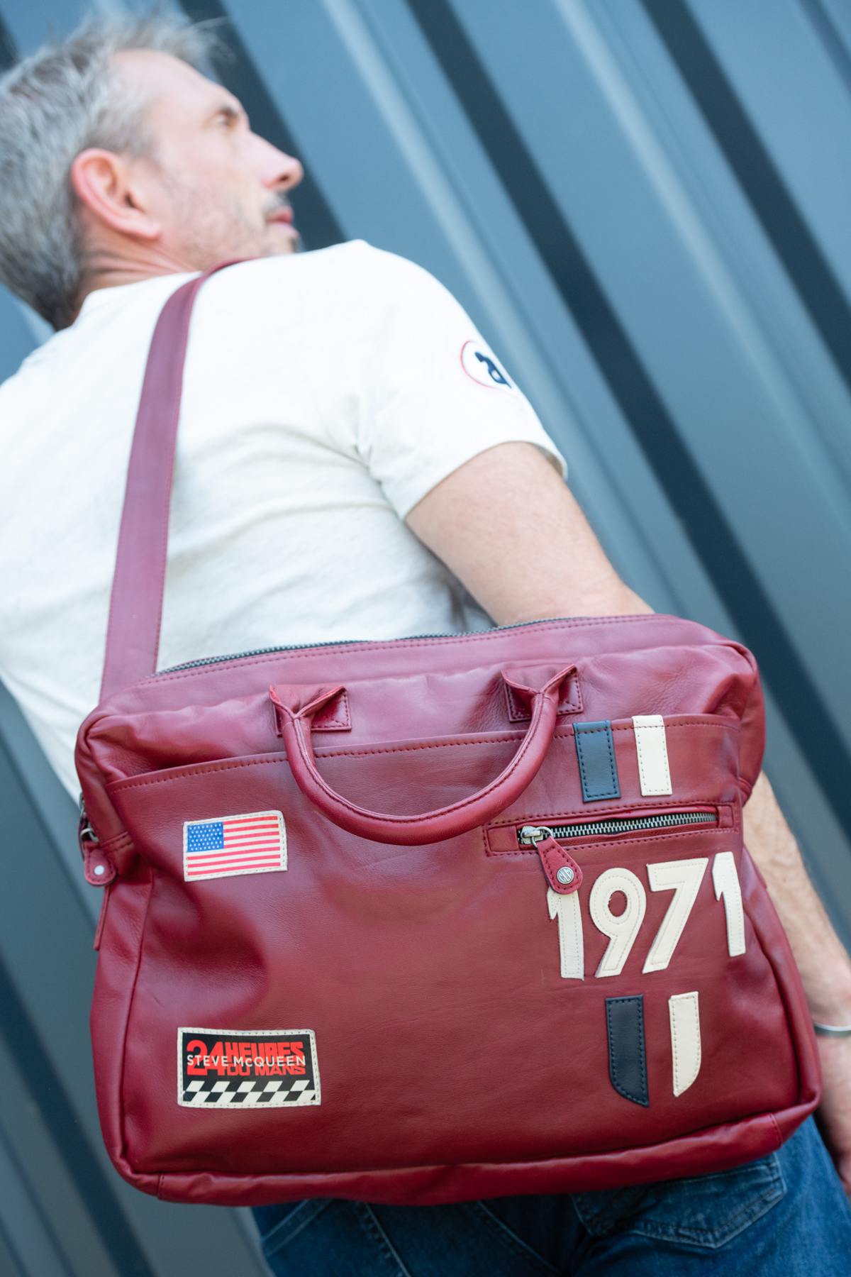 Steve McQueen red leather satchel 1971 - Image n°1