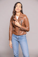 Glossy sheep leather biker jacket with tailored fit and bold collar. - Image n°3