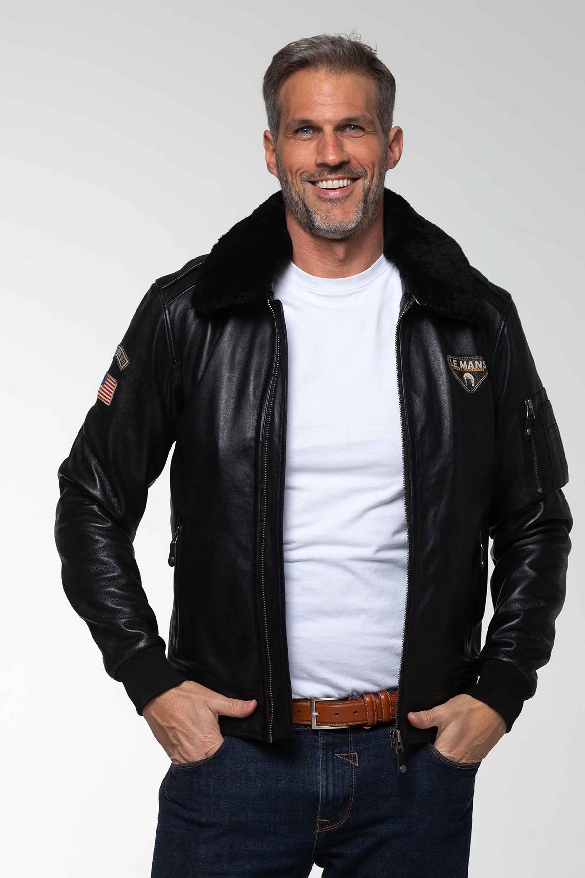 Sheep leather jacket with detachable fur collar and ribbed trims. - Image n°9