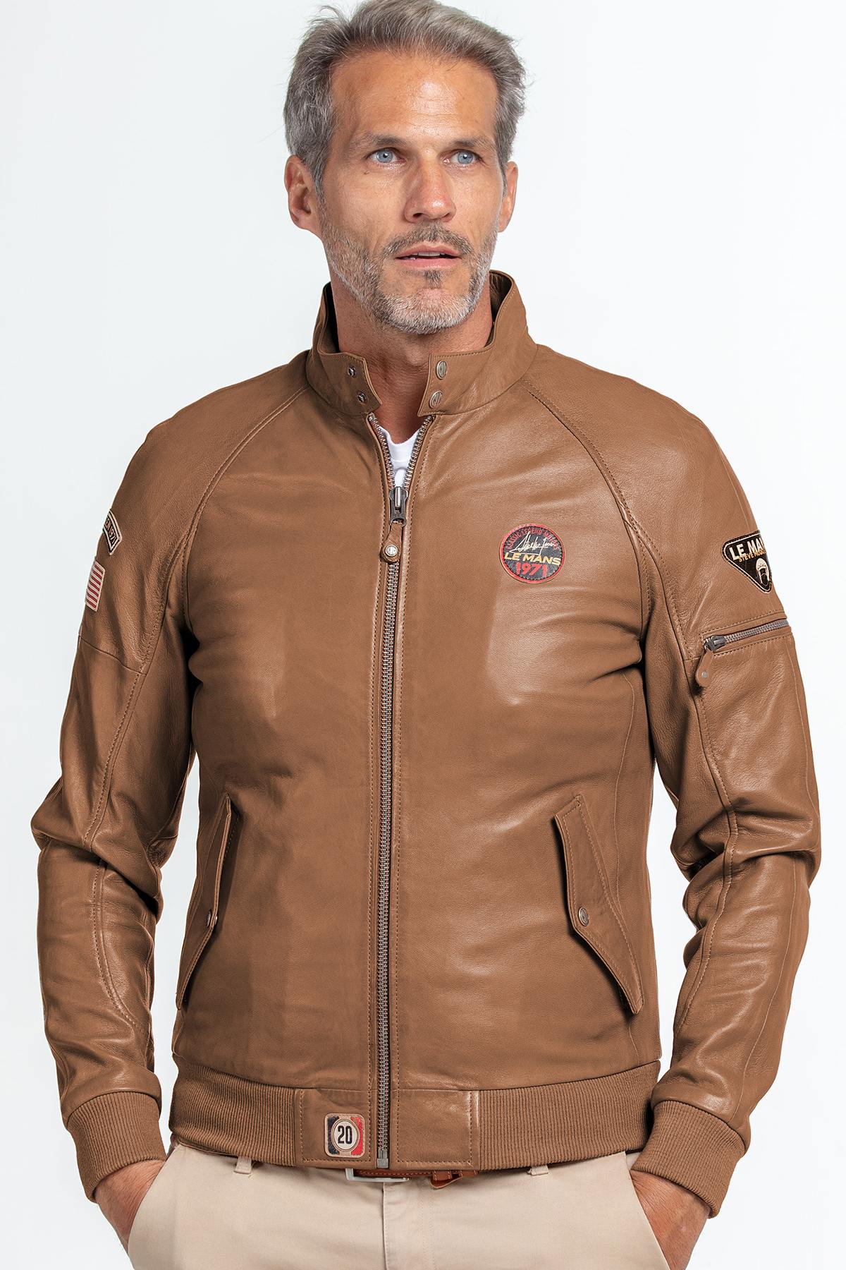 Aged taupe sheep leather jacket-snap pockets, ribbed cuffs, racing flair. - Image n°2