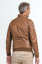 Aged taupe sheep leather jacket-snap pockets, ribbed cuffs, racing flair. - Image n°3