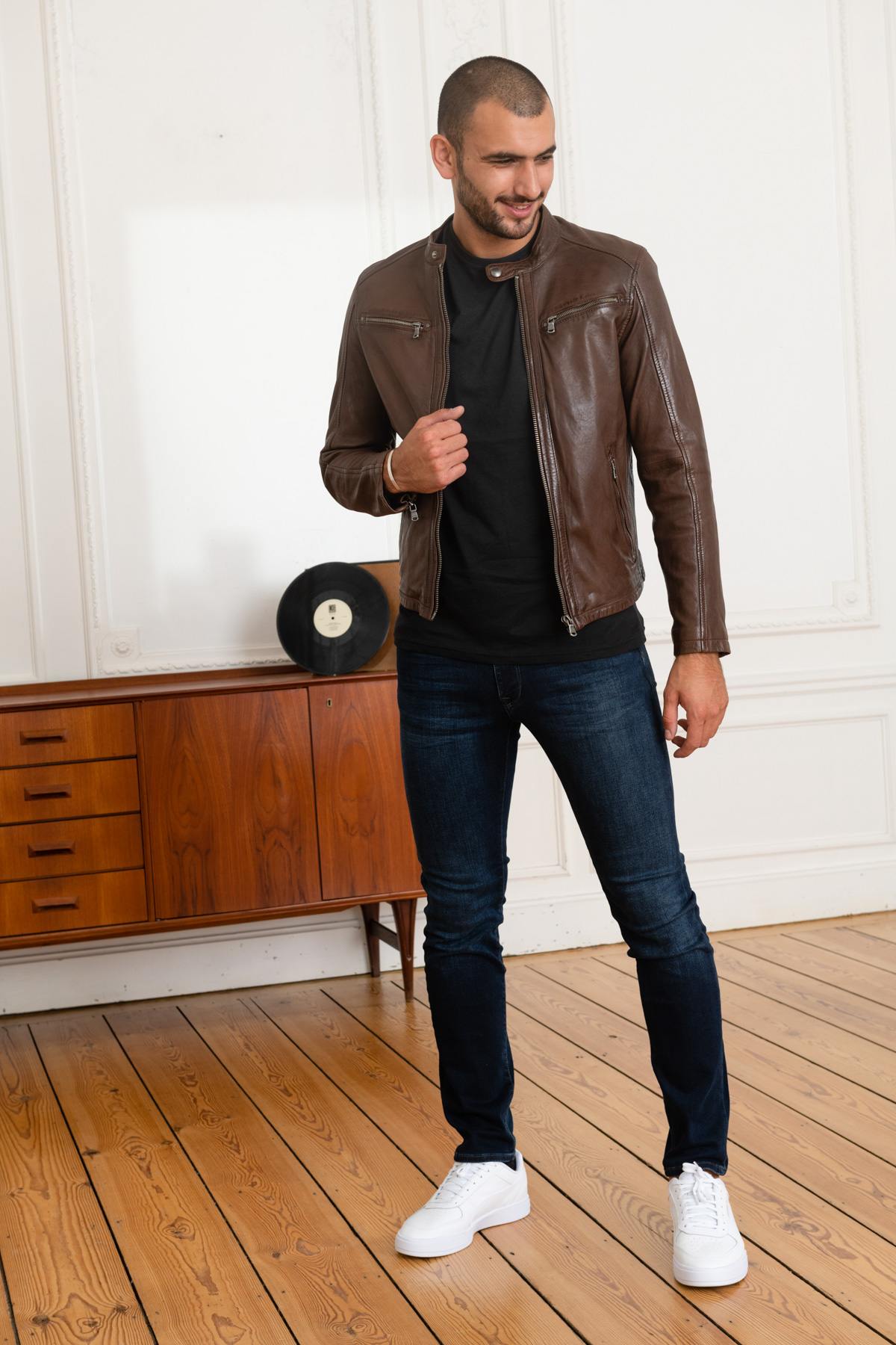 Vegetable-tanned lambskin jacket, slim fit. Moto collar, mid-season. - Image n°7
