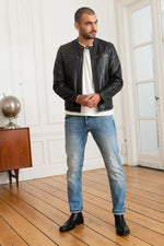 Fine and supple black leather jacket - Image n°2