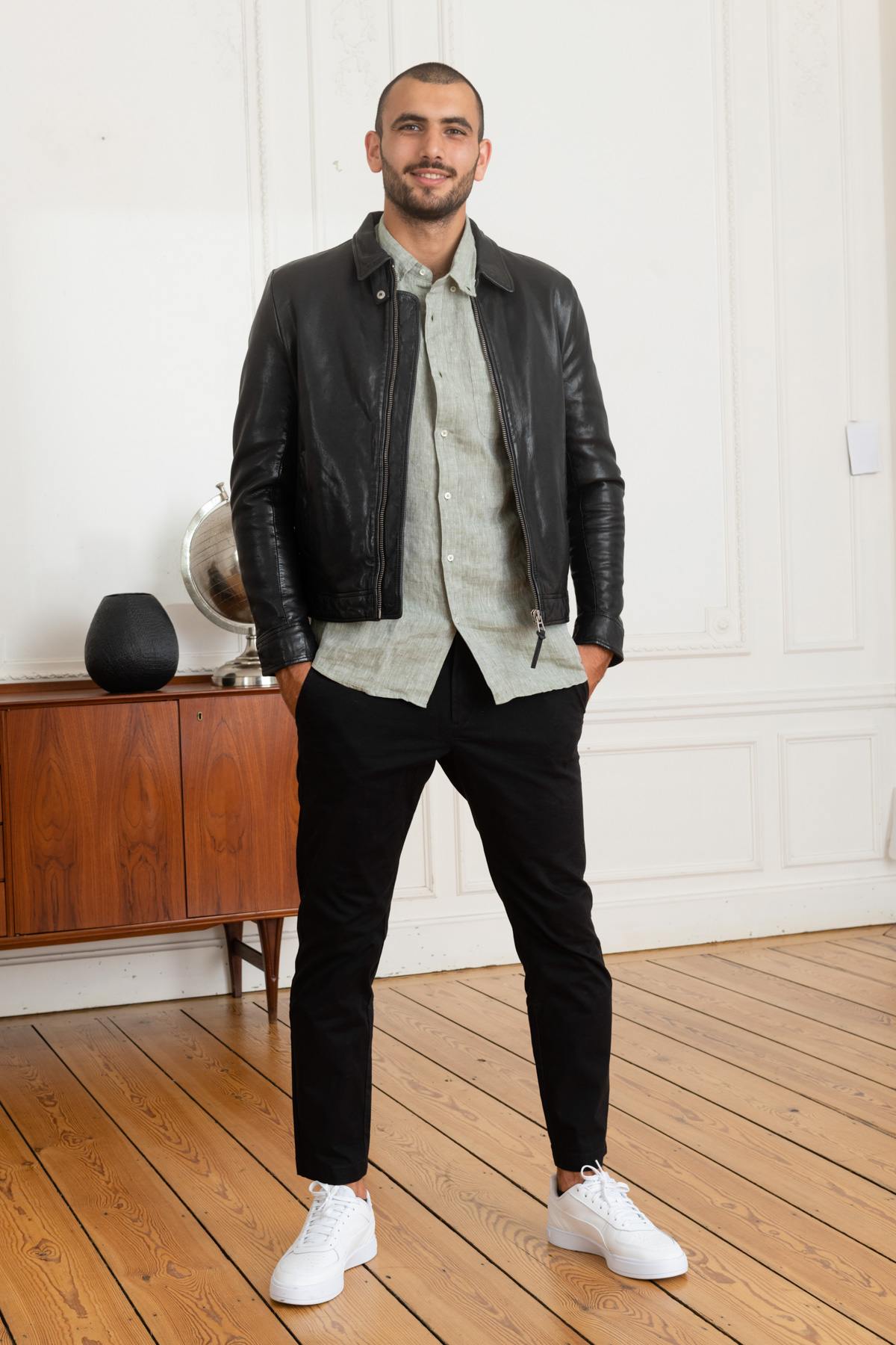Redskins' eco-friendly lambskin jacket with a smooth, slim fit. - Image n°2