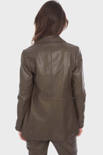 Dark khaki sheep leather blazer, slim fit, buttoned. Sharp and sleek. - Image n°3