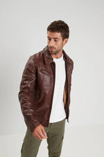 Dark cognac lambskin jacket with removable vegan sherpa collar. - Image n°2