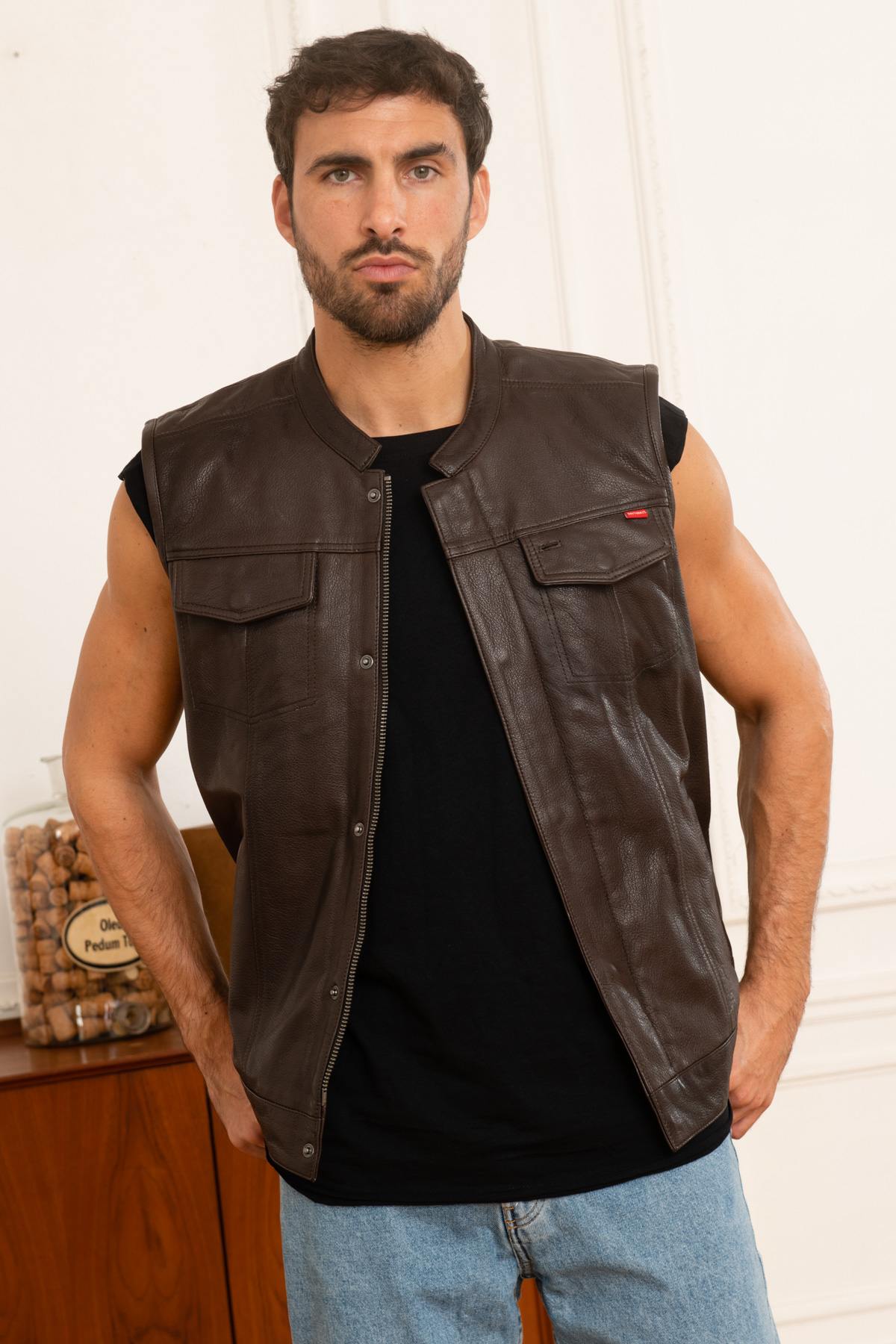 Brown goat leather vest: sleeveless, biker collar, snap buttons. - Image n°1