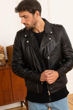 A belt-free Perfecto in soft lambskin by Schott NYC-effortless edge. - Image n°2