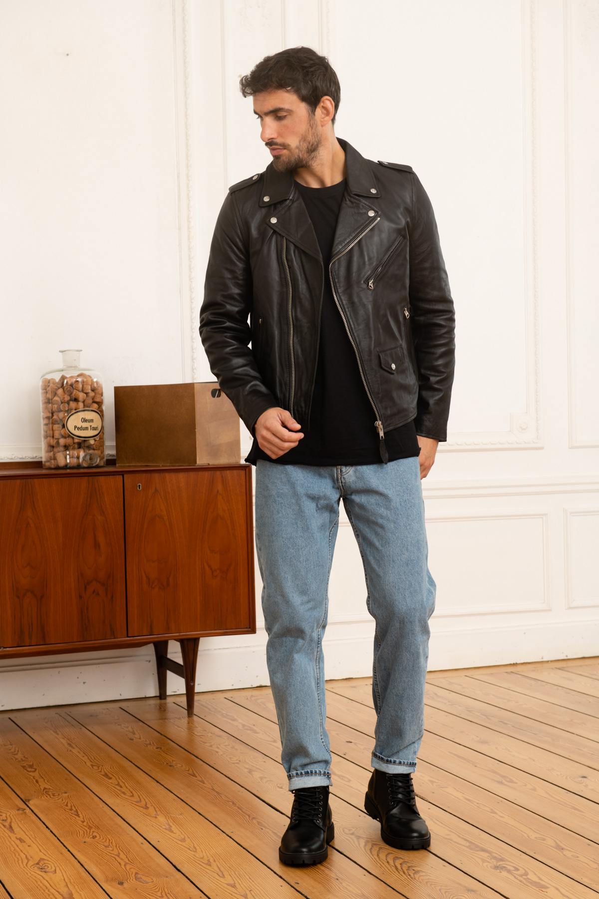 A belt-free Perfecto in soft lambskin by Schott NYC-effortless edge. - Image n°3