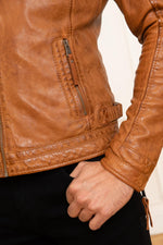 Cognac sheepskin jacket, skinny fit, moto-inspired and lightweight. - Image n°8
