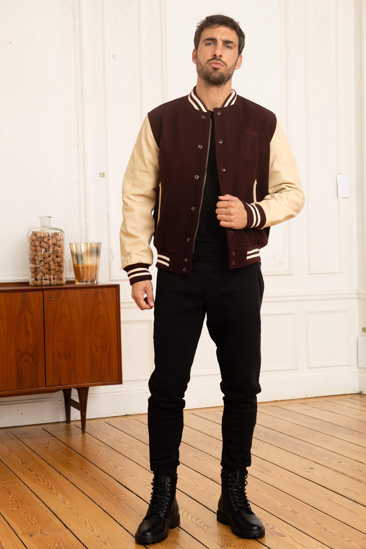 Schott NYC's varsity jacket: bordeaux leather sleeves meet beige wool. - Image n°3