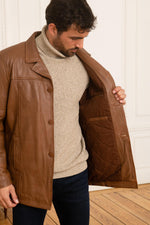 Mid-length oxblood sheepskin jacket, vintage-inspired and relaxed. - Image n°4