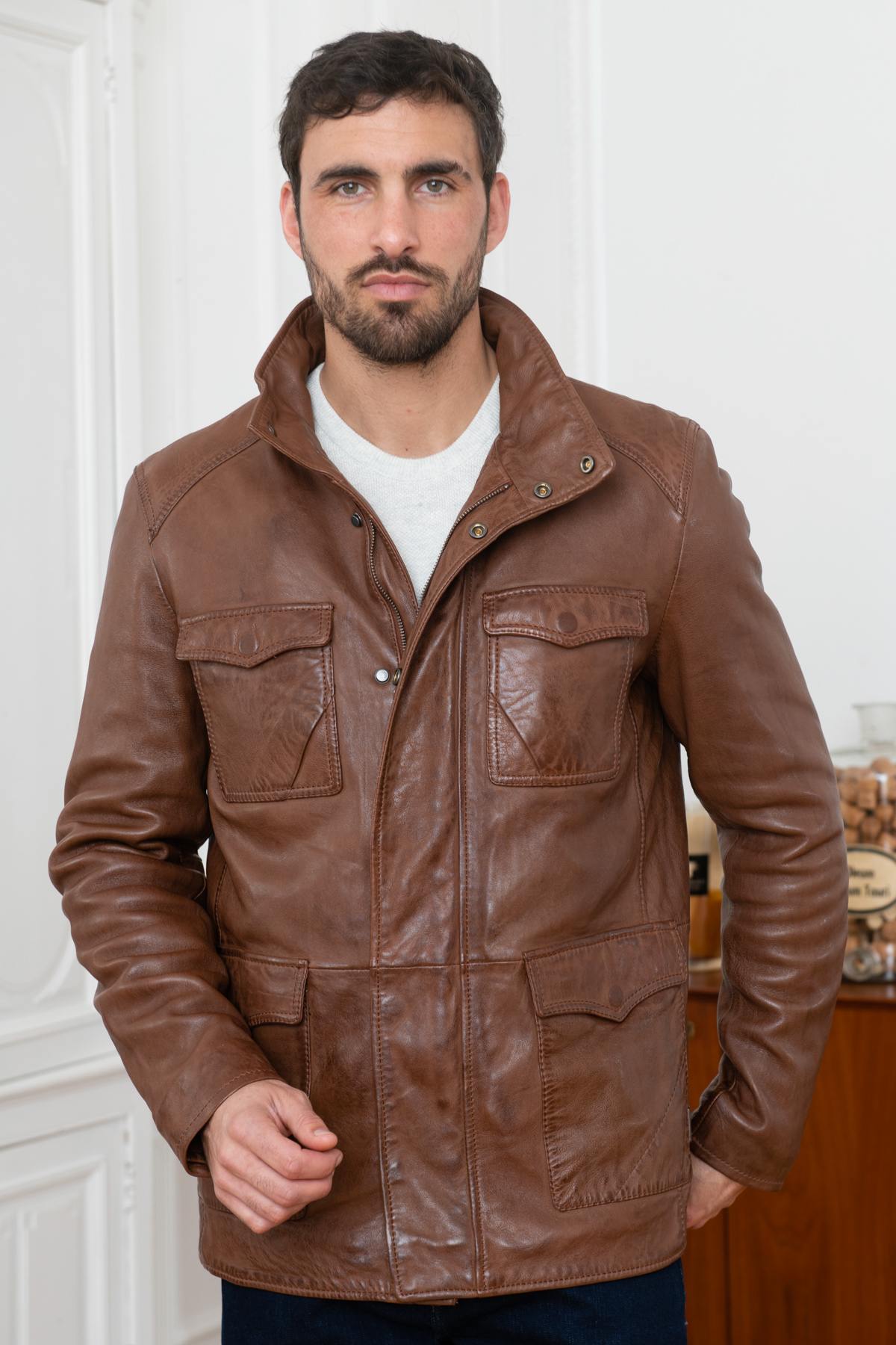 Rich brown sheepskin jacket with a straight cut and refined stitching. - Image n°3