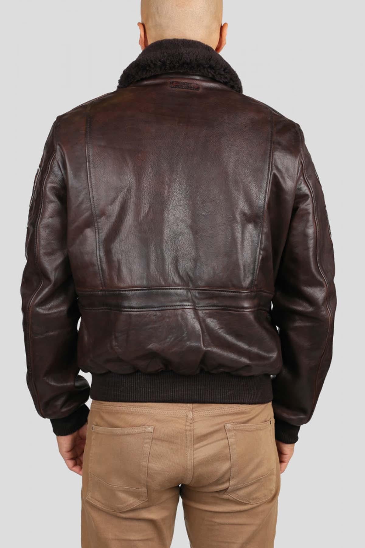 Brown cowhide aviator jacket with vintage patches and epaulettes. - Image n°3
