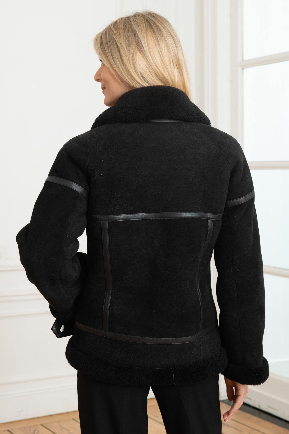 Black reversed sheep leather bomber for urban style and winter warmth. - Image n°5