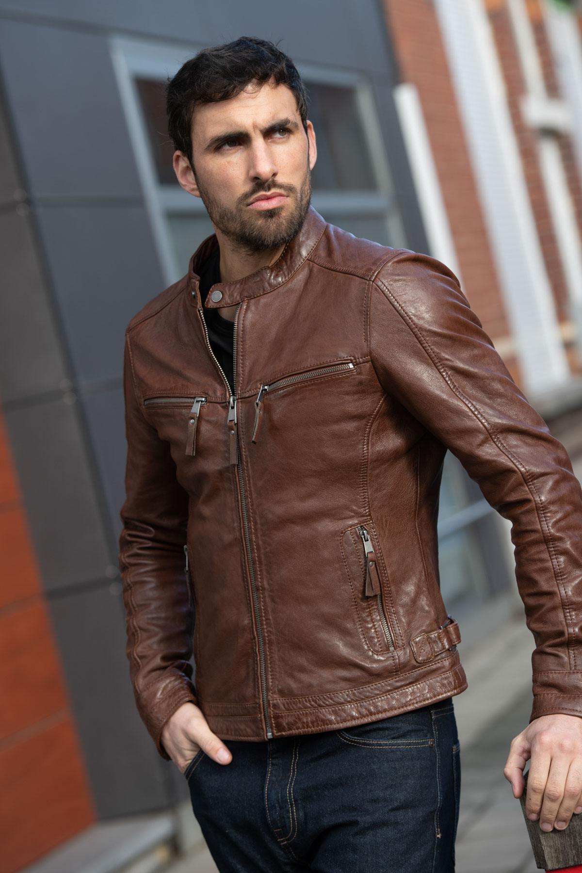 Mid-brown leather jacket with a motard collar and a snug, aged fit. - Image n°5