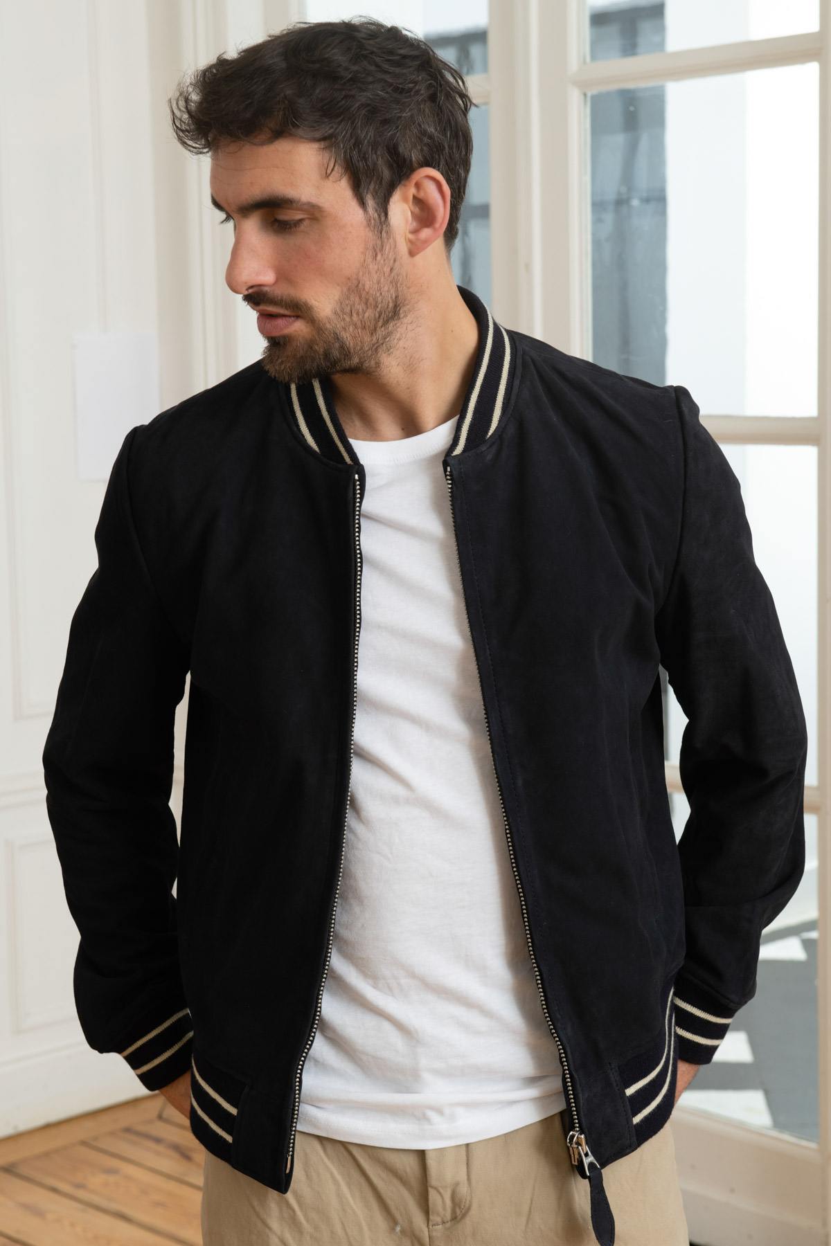 Schott's navy suede bomber in goatskin. Casual, all-season, timeless. - Image n°1