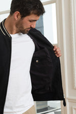 Schott's navy suede bomber in goatskin. Casual, all-season, timeless. - Image n°4