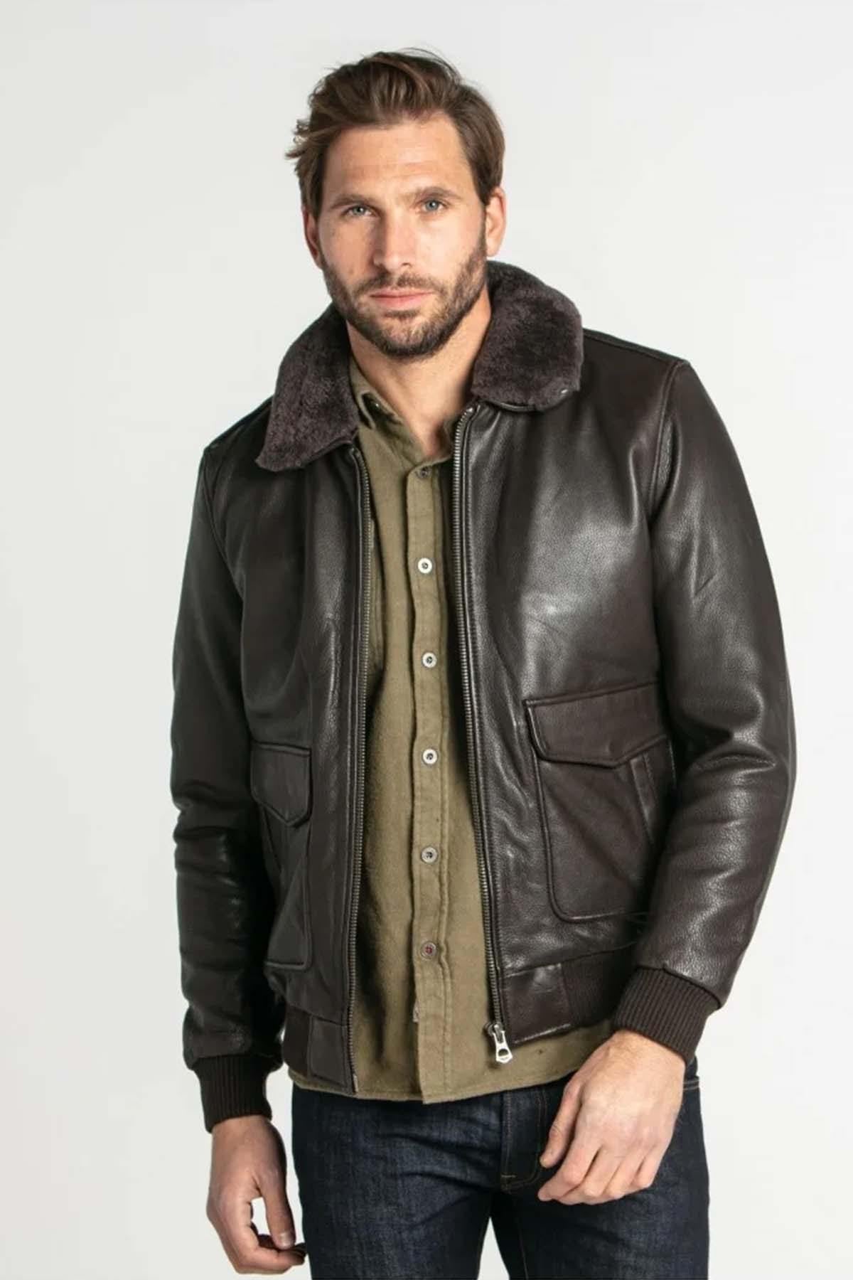 Brown air-milled cowhide aviator jacket with detachable fur collar. - Image n°1