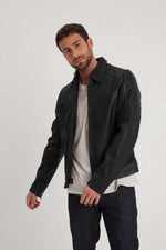 Washed lambskin jacket, slim fit, shirt collar-retro yet versatile. - Image n°3