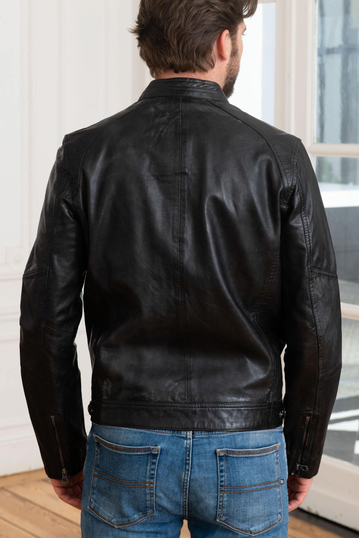 A black sheep leather jacket with a biker collar, timeless and sleek. - Image n°6
