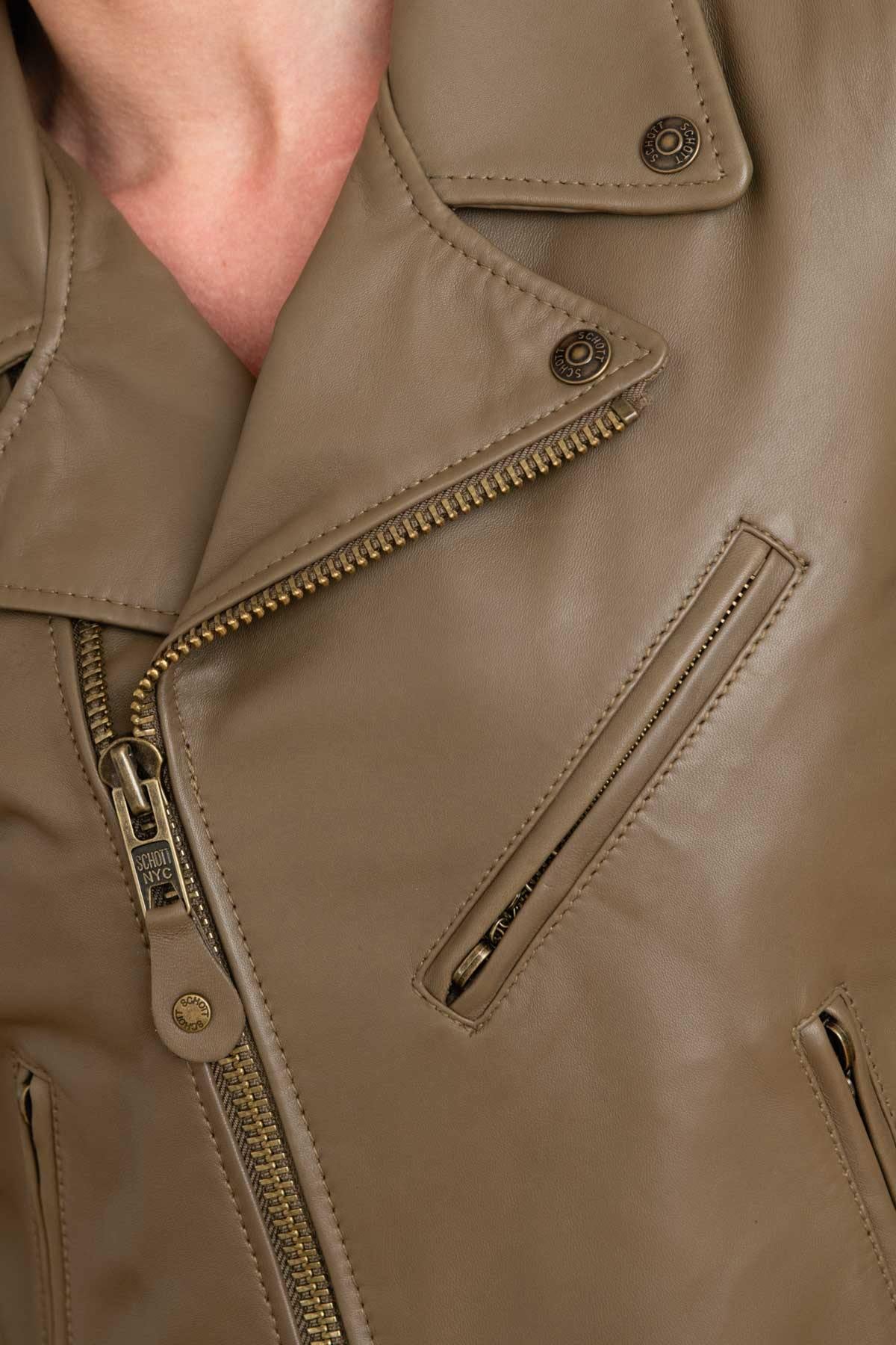 Schott's khaki lambskin Perfecto-slim, matte, and timeless for her. - Image n°10