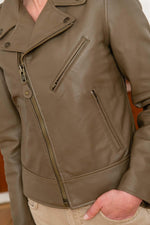 Schott's khaki lambskin Perfecto-slim, matte, and timeless for her. - Image n°8