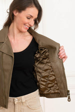 Schott's khaki lambskin Perfecto-slim, matte, and timeless for her. - Image n°3