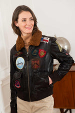 Slim maroon goatskin bomber with 17 patches and a detachable collar. - Image n°6