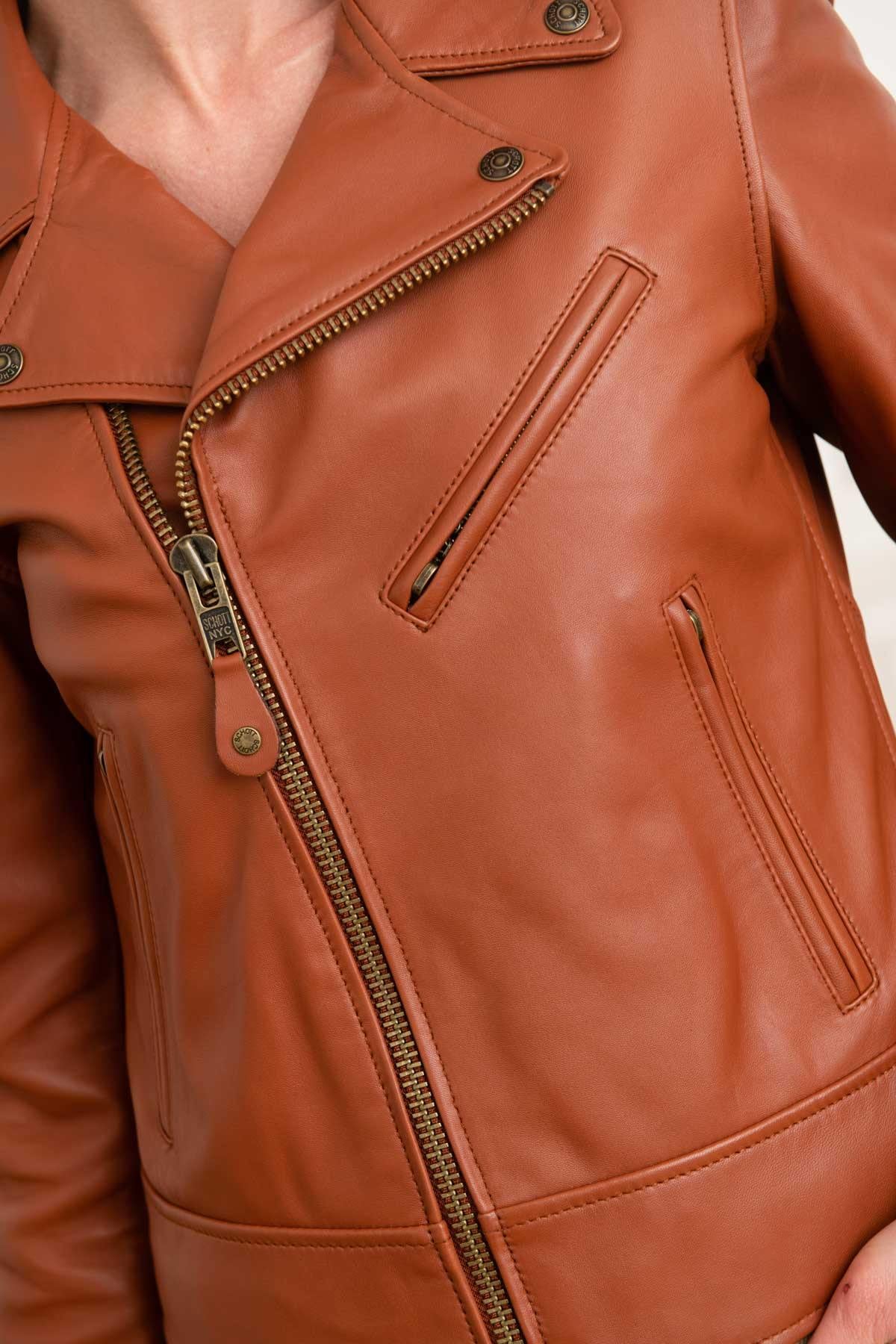 Schott's LCW1601D Cognac: lambskin Perfecto, slim-fit and timeless. - Image n°7