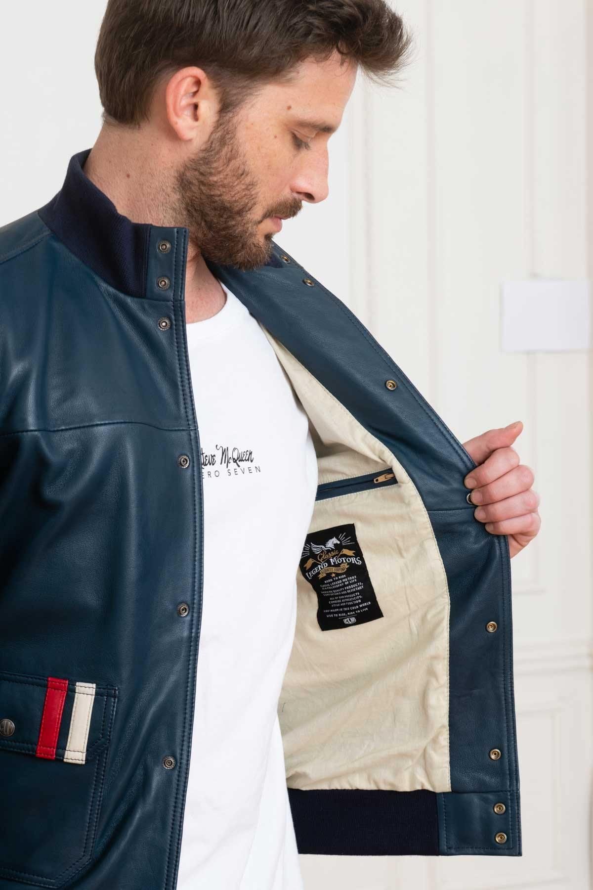 Glossy navy sheepskin, sporty and refined for all seasons. - Image n°4