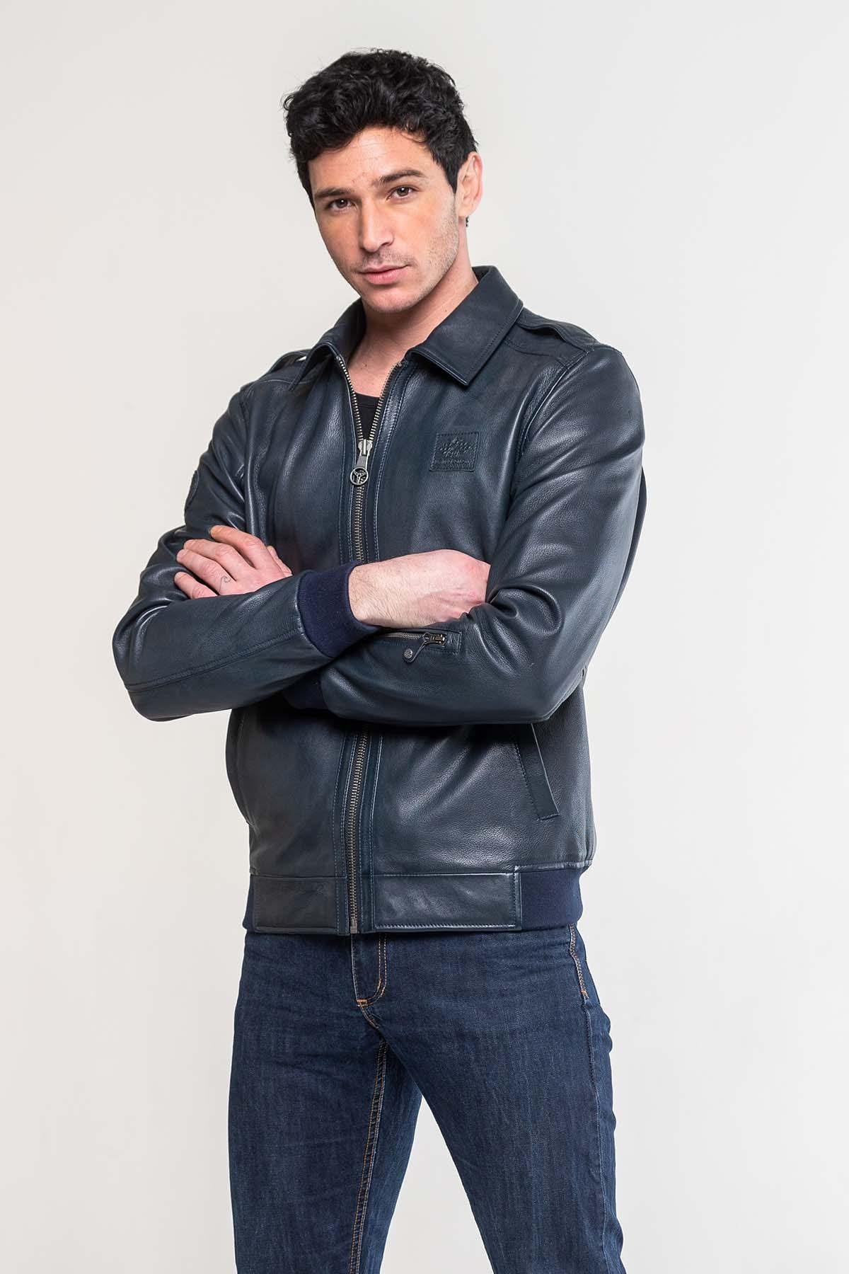 Navy sheep leather jacket, tribute to Jacky Ickx's racing legacy. - Image n°5