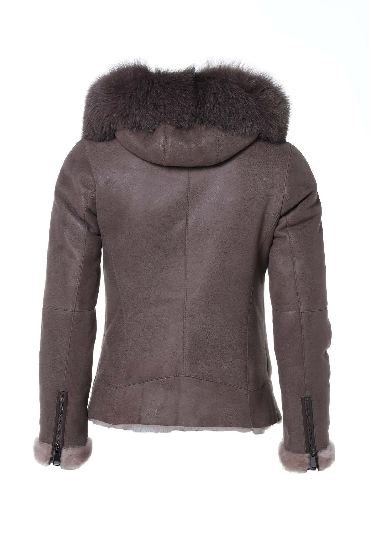 Semi-oiled Merino sheepskin jacket in grey, fox-fur hood and zips. - Image n°9
