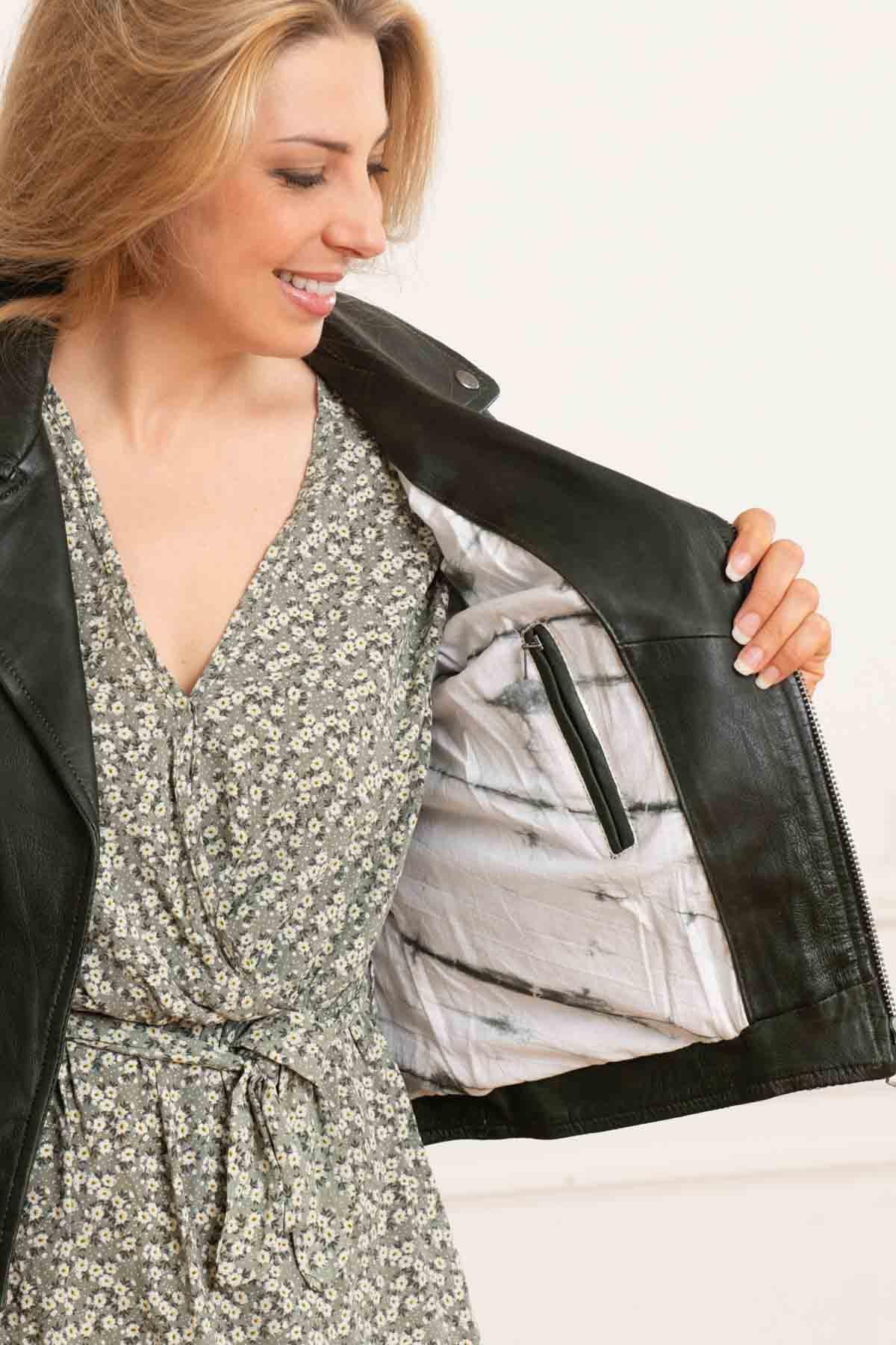 Dark green lambskin biker jacket, smooth and supple. Timeless. - Image n°4