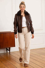 Aviator-inspired sheepskin jacket with detachable fur collar. - Image n°3