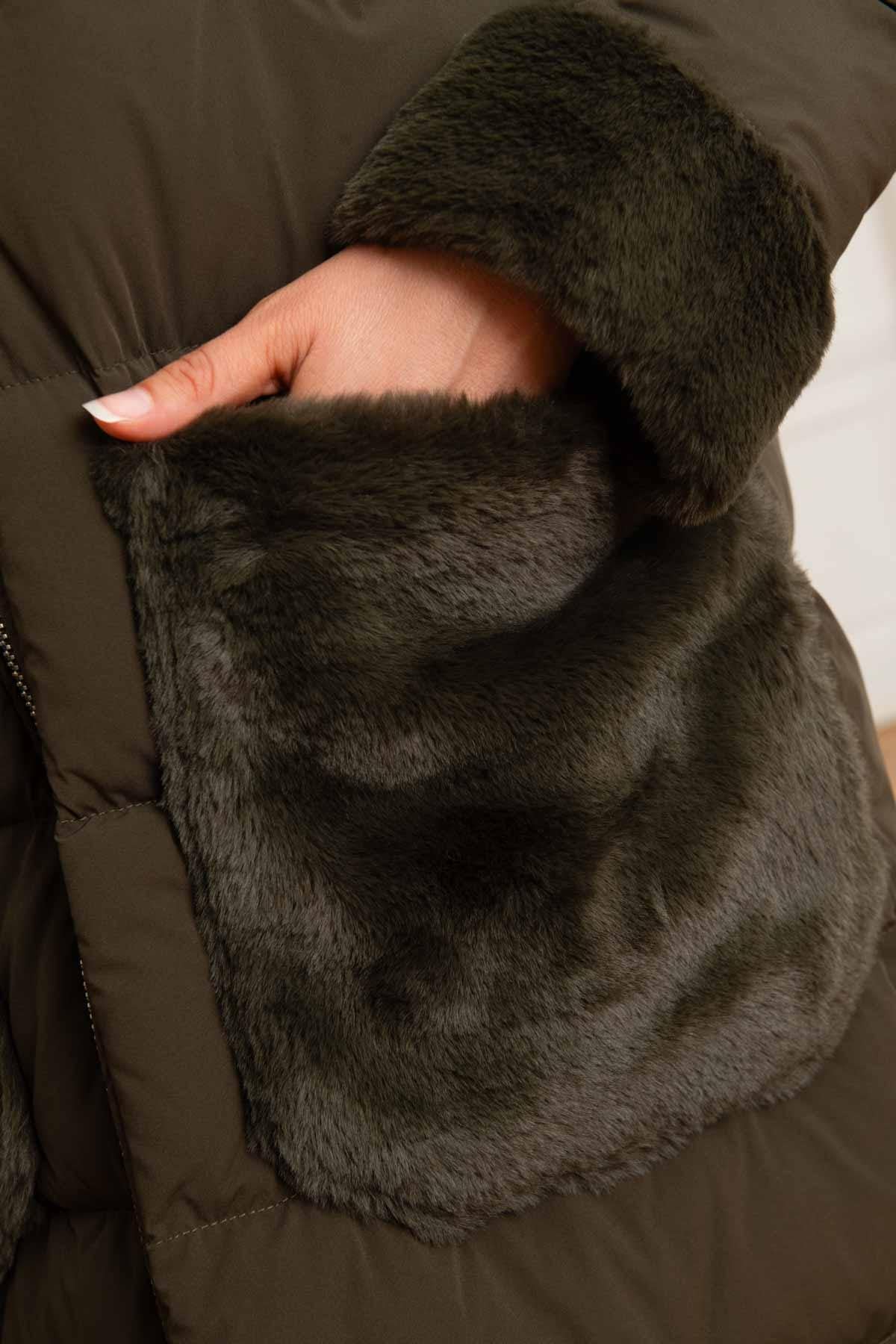 Oakwood's khaki quilted coat: dual-material fabric for autumn-winter. - Image n°2