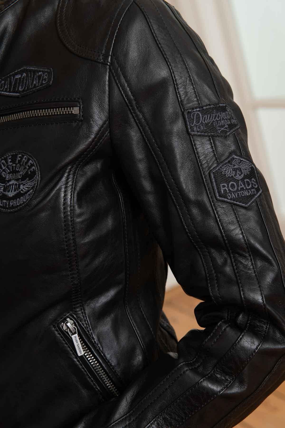 Lambskin jacket in black, moto collar, regular fit-ideal year-round. - Image n°3