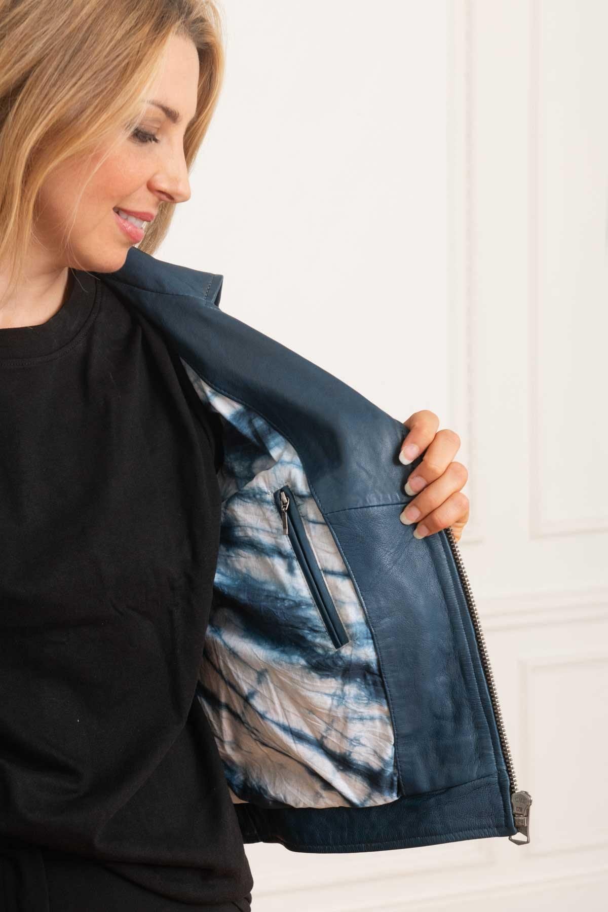 Deep navy lambskin leather jacket with a sleek biker cut. - Image n°4