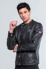 McQueen's 1971 Le Mans jacket: black lambsheep leather, biker collar. - Image n°1