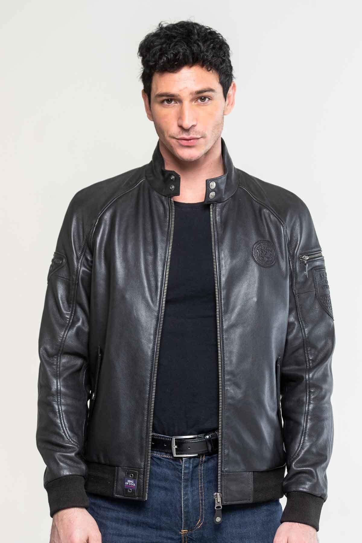 Inspired by Steve McQueen: a lightweight black sheep leather jacket. - Image n°1