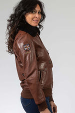 RAF-style tortoiseshell sheepskin bomber with a fur-trimmed collar. - Image n°2