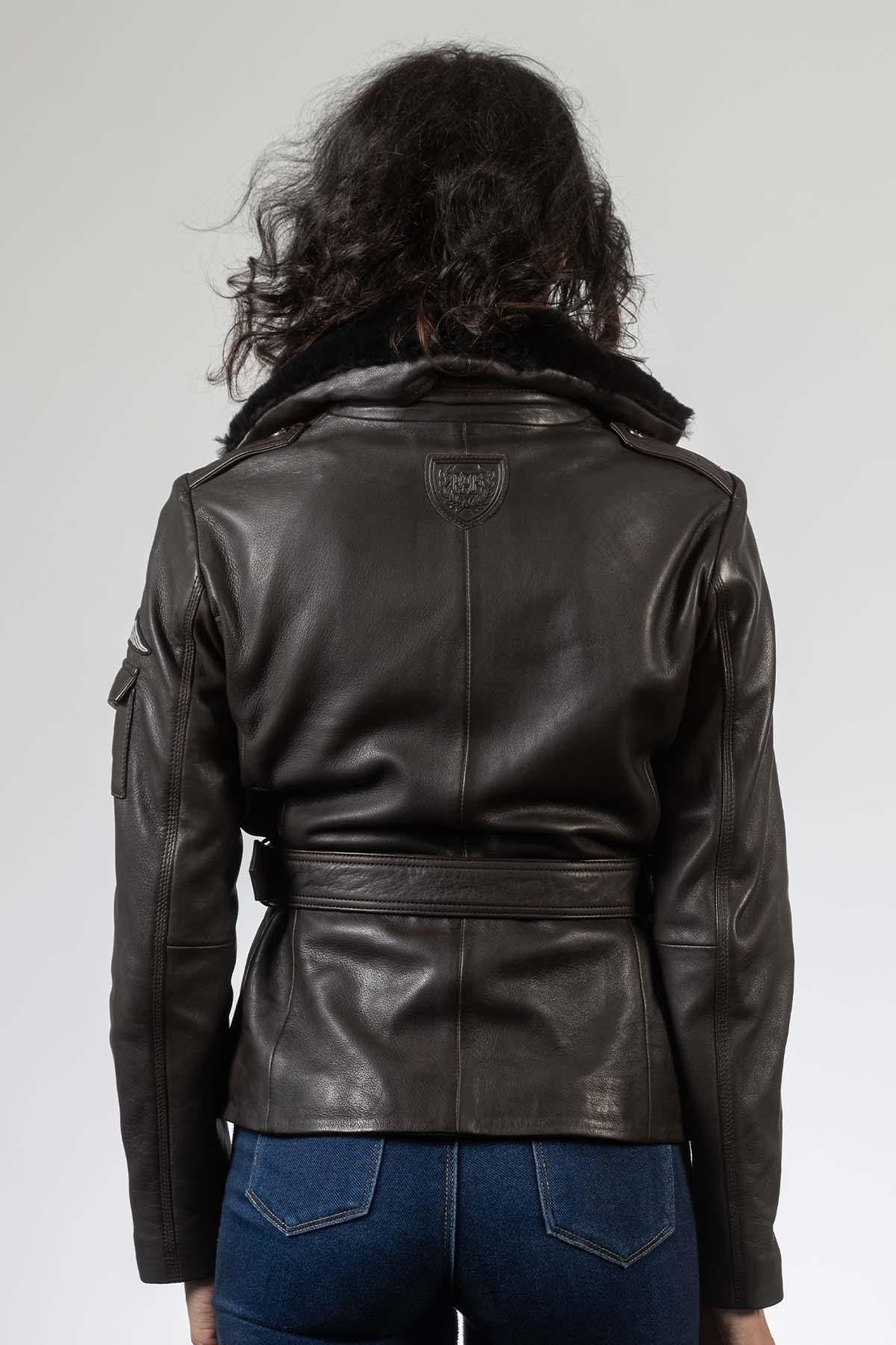 Iconic sheepskin jacket with RAF patches. Warm and historic. - Image n°3