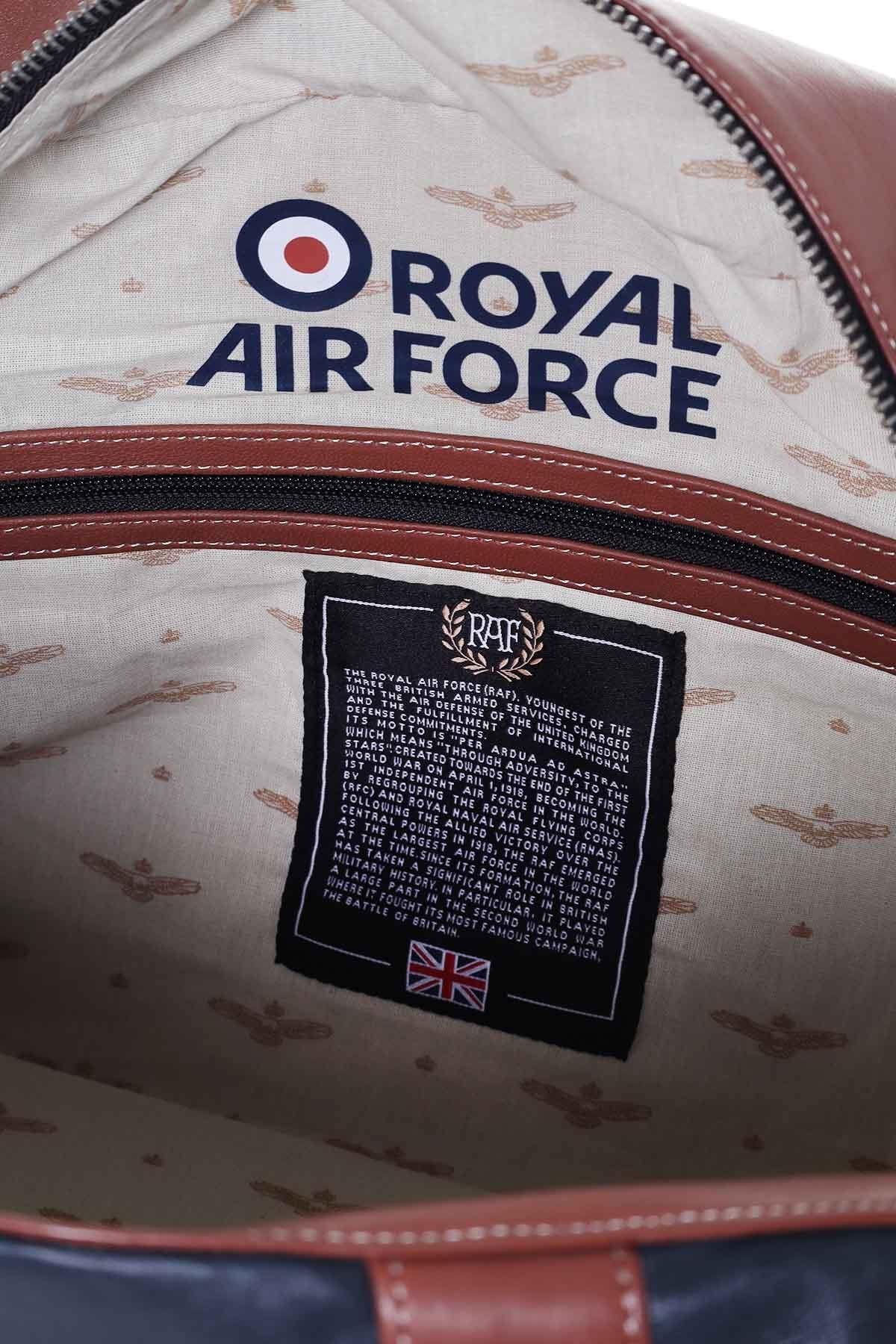 Navy blue leather travel bag with patches - Image n°3