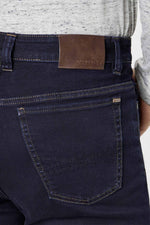 Classic dark blue cotton jeans for men - Image n°7