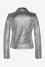 Schott's silver lambskin Perfecto: slim, bold, and timelessly rock. - Image n°2