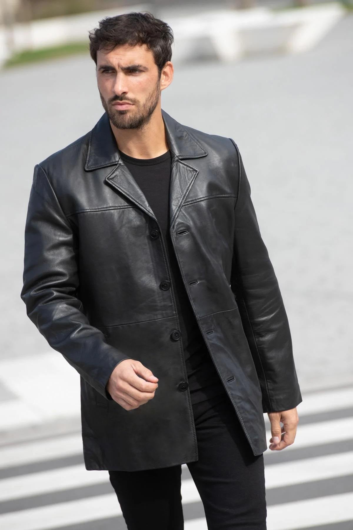 Schott's lambskin jacket: mid-length, buttoned, quilted for autumn. - Image n°1