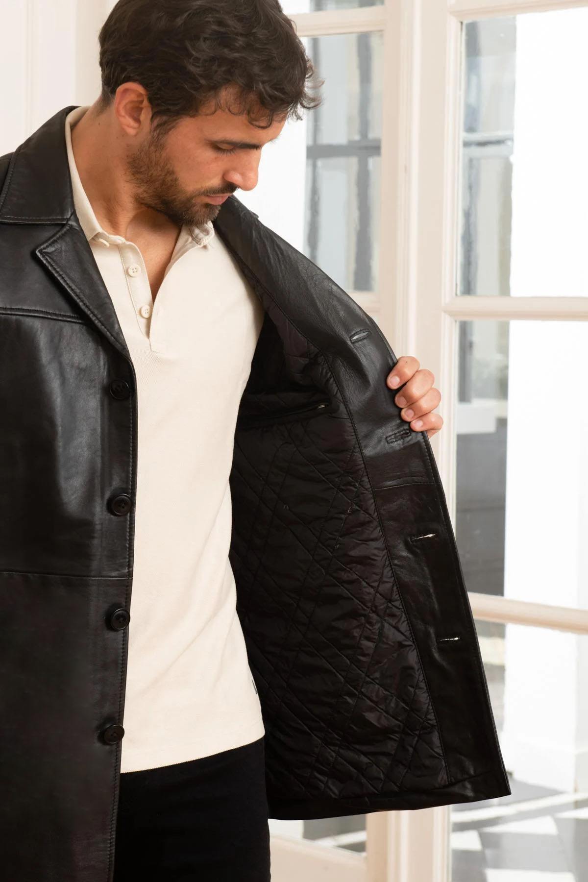 Schott's lambskin jacket: mid-length, buttoned, quilted for autumn. - Image n°4