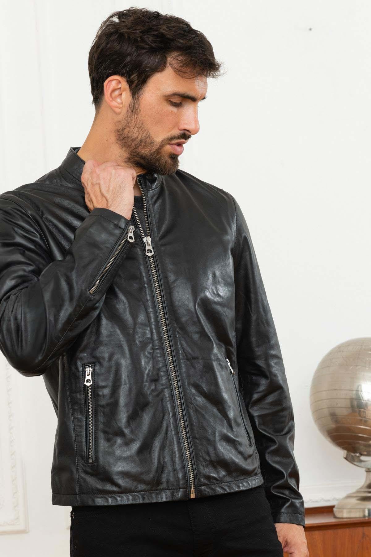 Black lambskin jacket, lightweight and sleek. Adjustable zip sleeves. - Image n°6