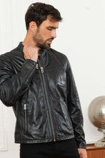 Black lambskin jacket, lightweight and sleek. Adjustable zip sleeves. - Image n°6