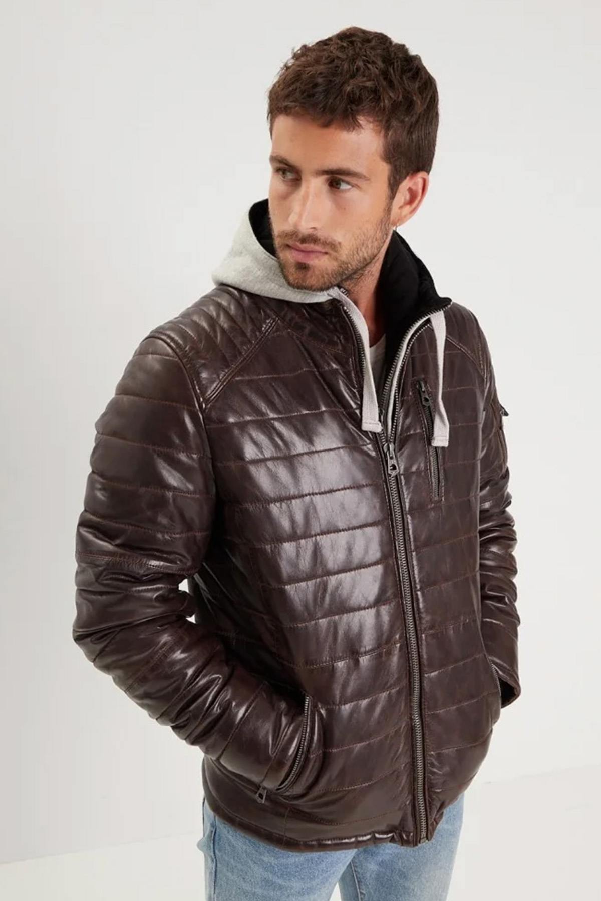 Daytona's reddish-brown sheepskin jacket: urban style, timeless craft. - Image n°2